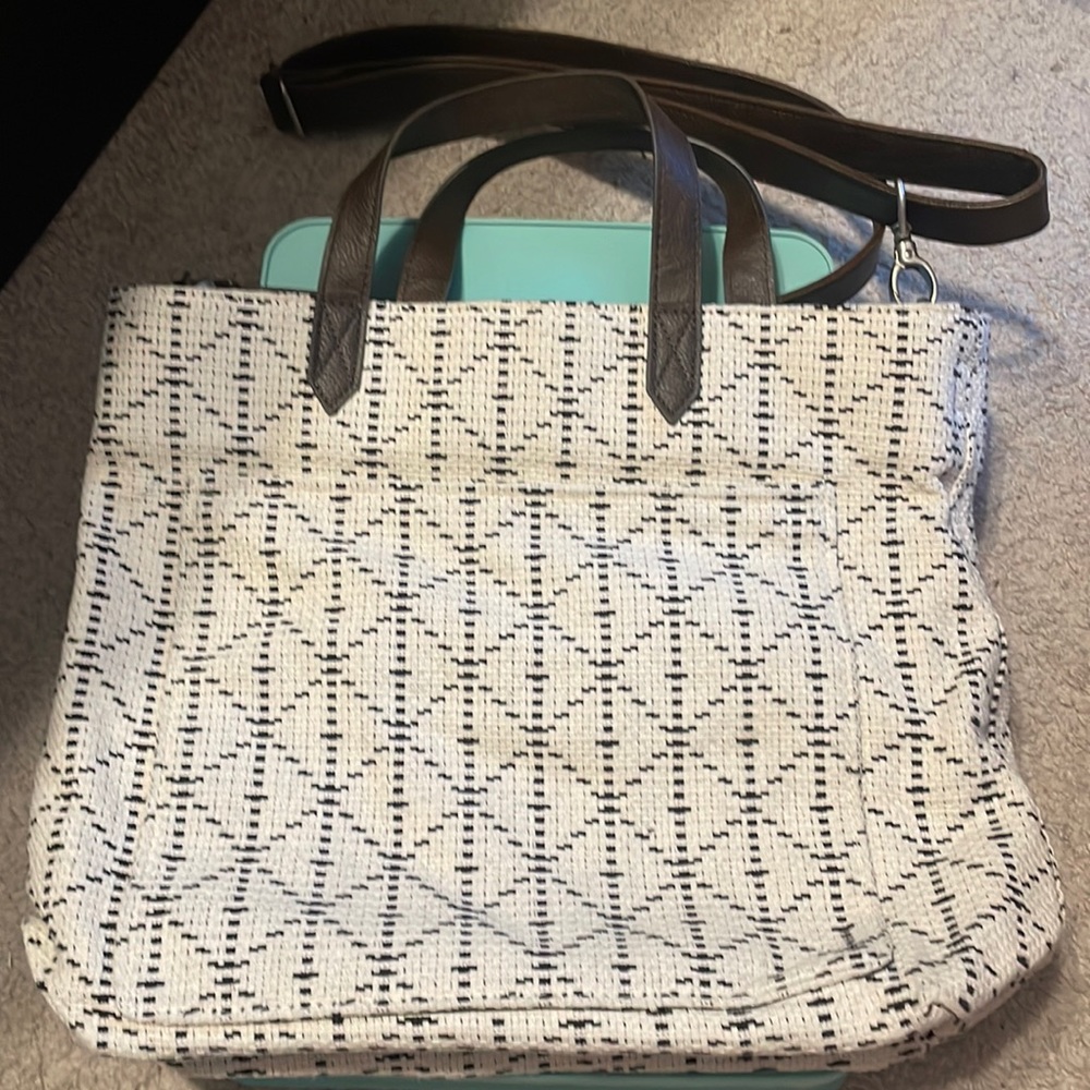 Thirty-one Window Shopper Moroccan Tile Weave
